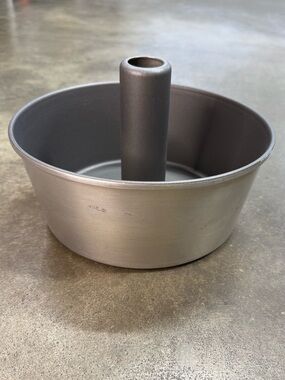 Vintage Wear Ever 27009 Aluminum Angel Food Cake Pan 10x4 USA